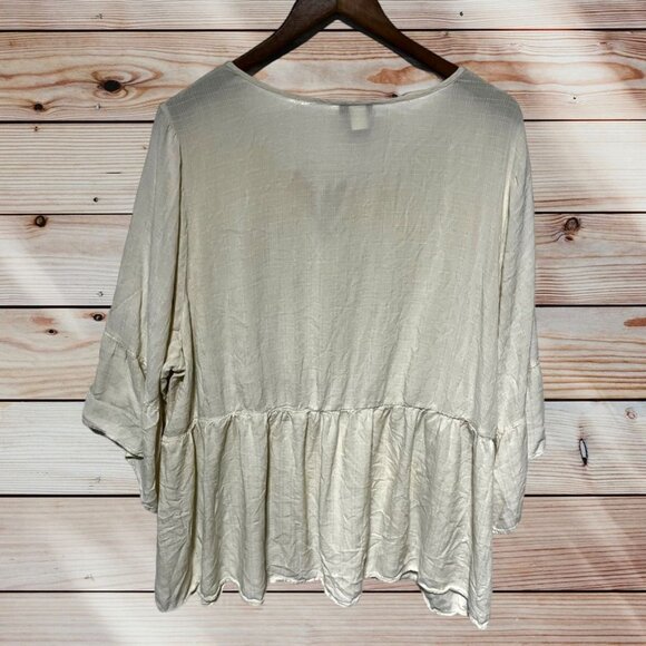 Torrid Cream Top Size 4 - Picture 2 of 6